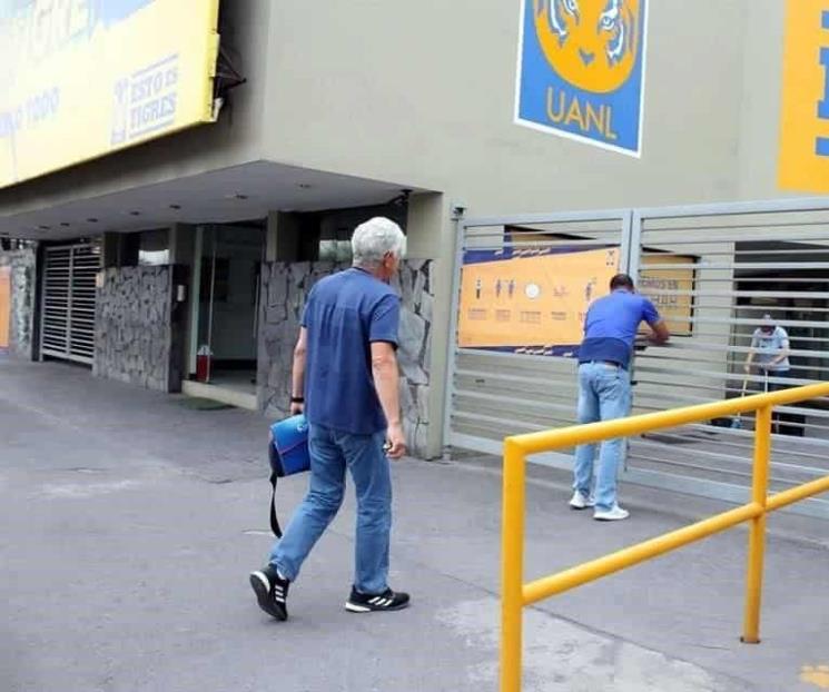 Reaparece el Tuca en el Uni Reaparece el Tuca en el Uni