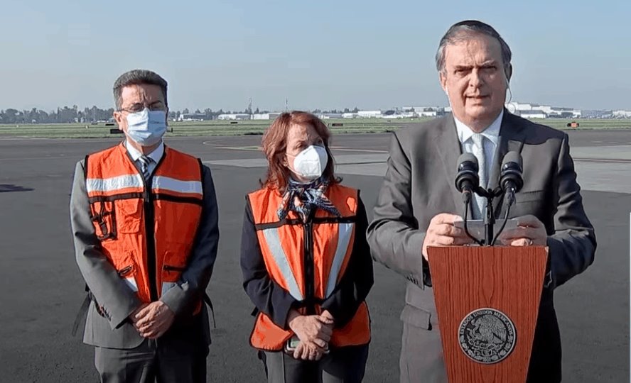 Ebrard celebra un día especial con 30 millones de dosis