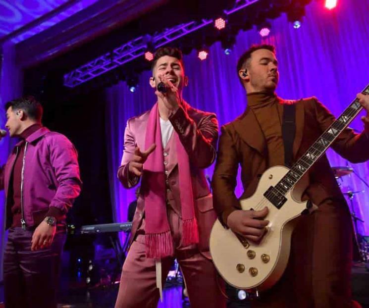 Los Jonas Brothers regresan a los escenarios Los Jonas Brothers regresan a los escenarios