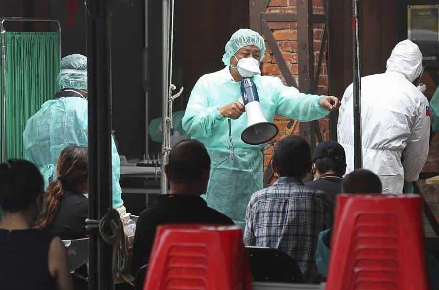 Repunte del virus recupera restricciones en Asia