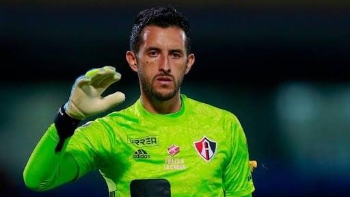 Rayados mejoró oferta por Camilo Vargas