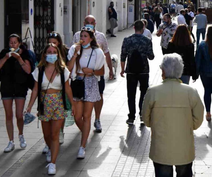 España abre fronteras a turistas vacunados contra Covid-19