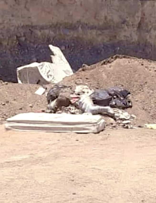El cadáver de un hombre encintado, bajo un colchón y en avanzado estado de descomposición fue encontrado en Valle de Lincoln