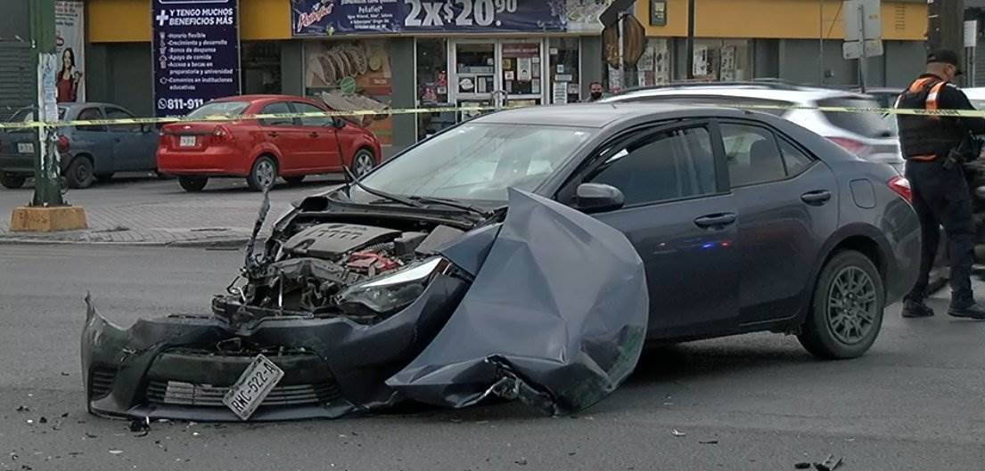 El pasajero de un transporte urbano de la Ruta 13 falleció ayer luego de chocar la unidad