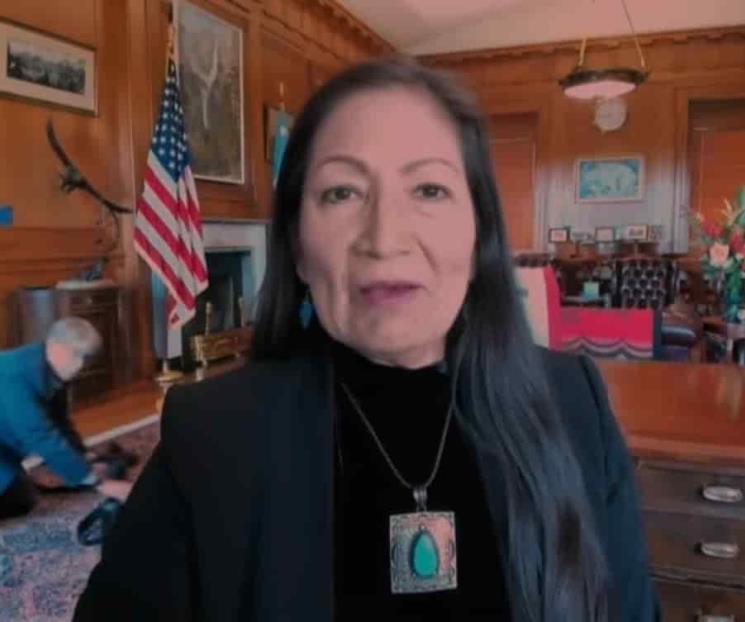 Captan a empleado en entrevista a Secretaria del Interior