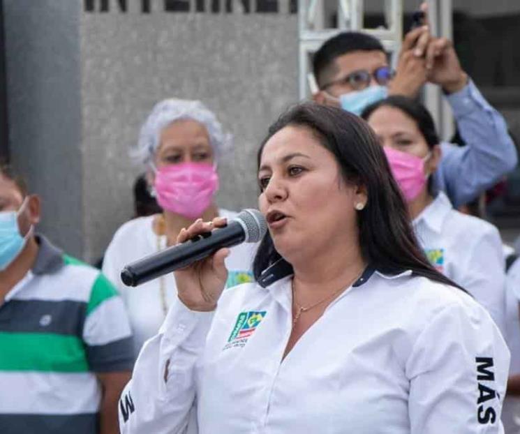 Liberan a candidata tras 24 horas retenida Liberan a candidata tras 24 horas retenida