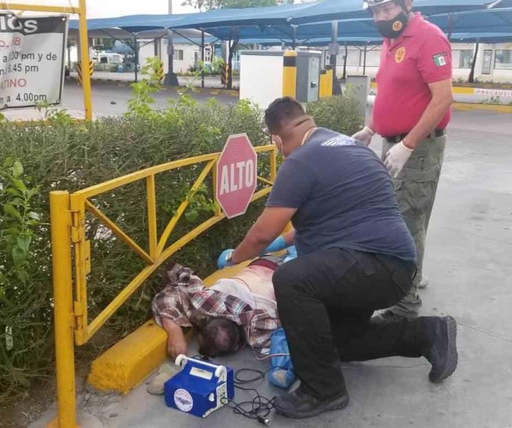 Embiste ambulancia a motociclista