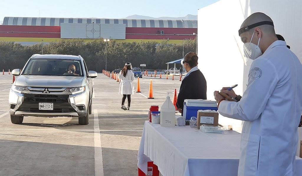 Amplían un día operación del Drive Thru en Arena Monterrey