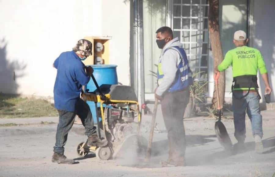 Trabajan para un “Santa Limpio y Verde” Trabajan para un “Santa Limpio y Verde”