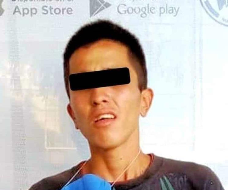 Intenta navajear a paramédico