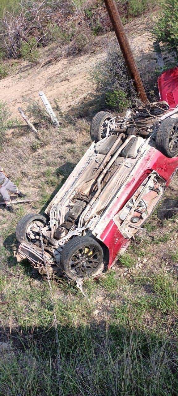 Resultan potosinos heridos al volcar auto Resultan potosinos heridos al volcar auto