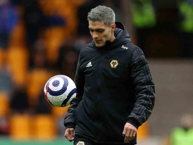 Se le entrega a Raúl afición del Wolves Se le entrega a Raúl afición del Wolves