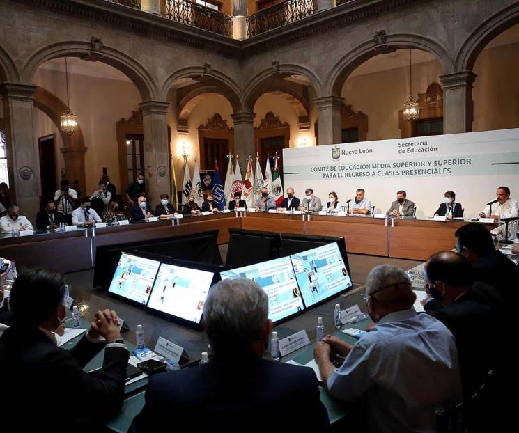 Acuerdan universidades regreso gradual a clases presenciales