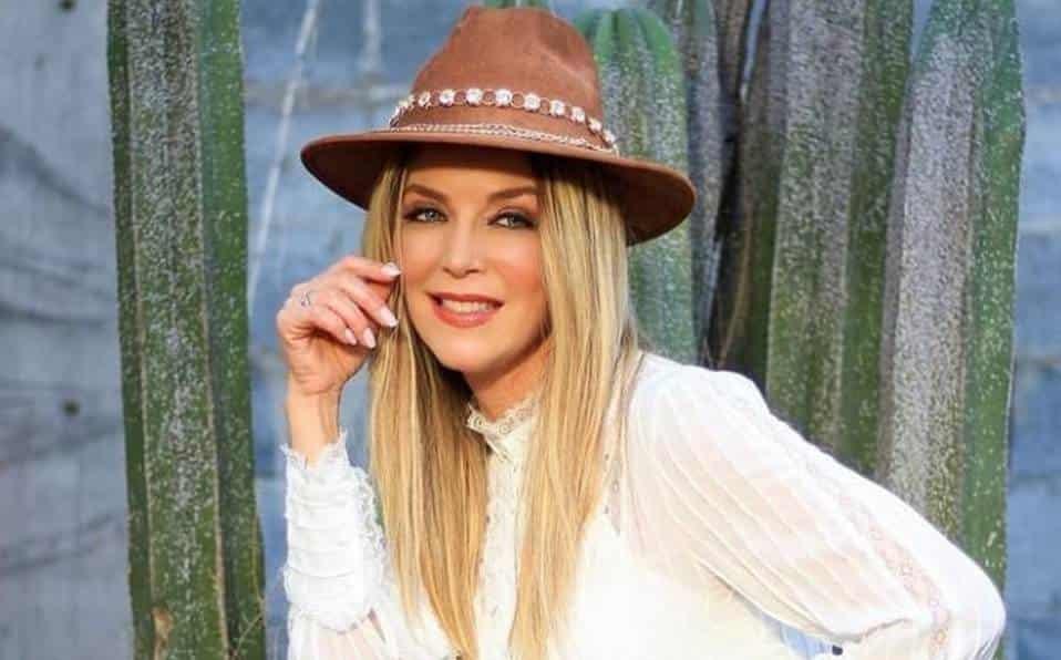 Laura Flores luce irreconocible con nuevo look