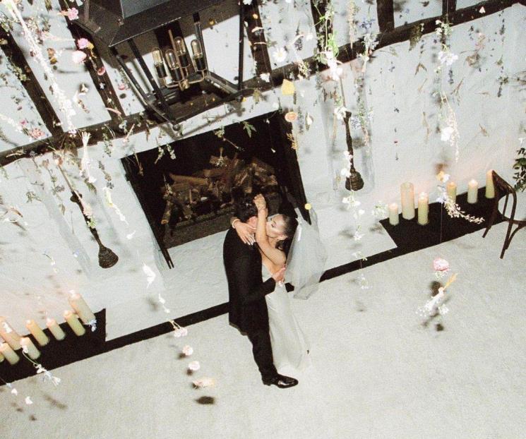 Ariana Grande comparte románticas fotos de su boda Ariana Grande comparte románticas fotos de su boda