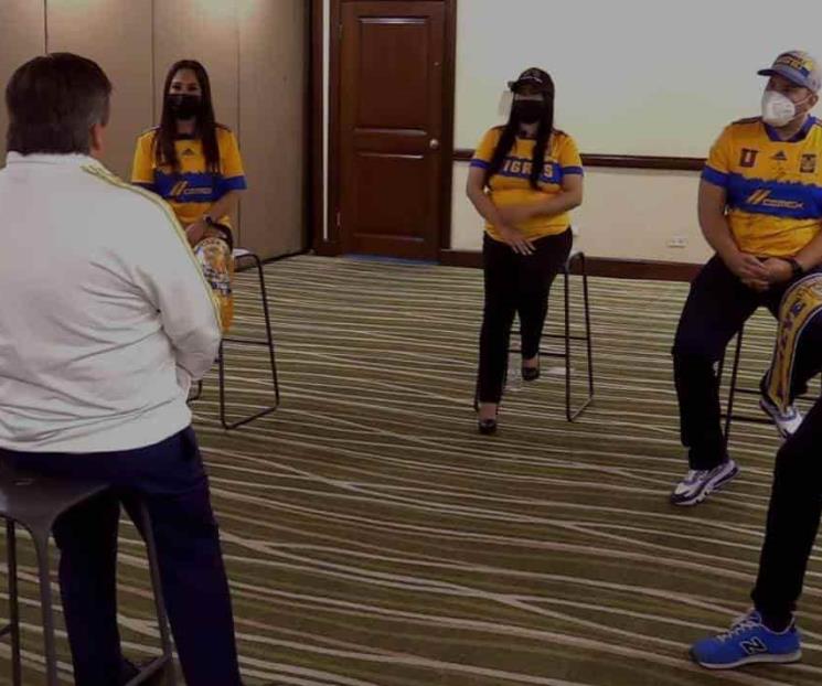 Convive Herrera con afición; promete entrega y resultados