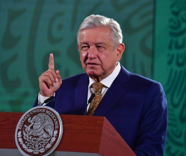Discrepa AMLO del TEPJ, pero acatará sanción
