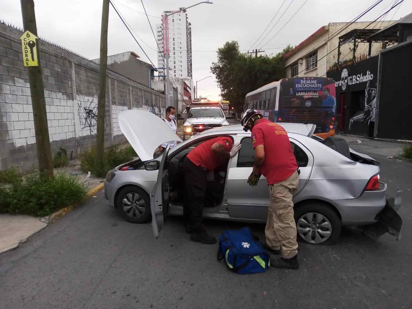 Resultó con diversas lesiones luego de ser chocado por un transporte urbano
