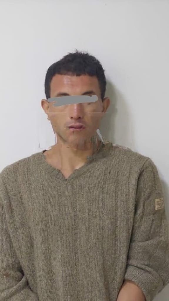 Fue sorprendido robando en el interior de una vivienda