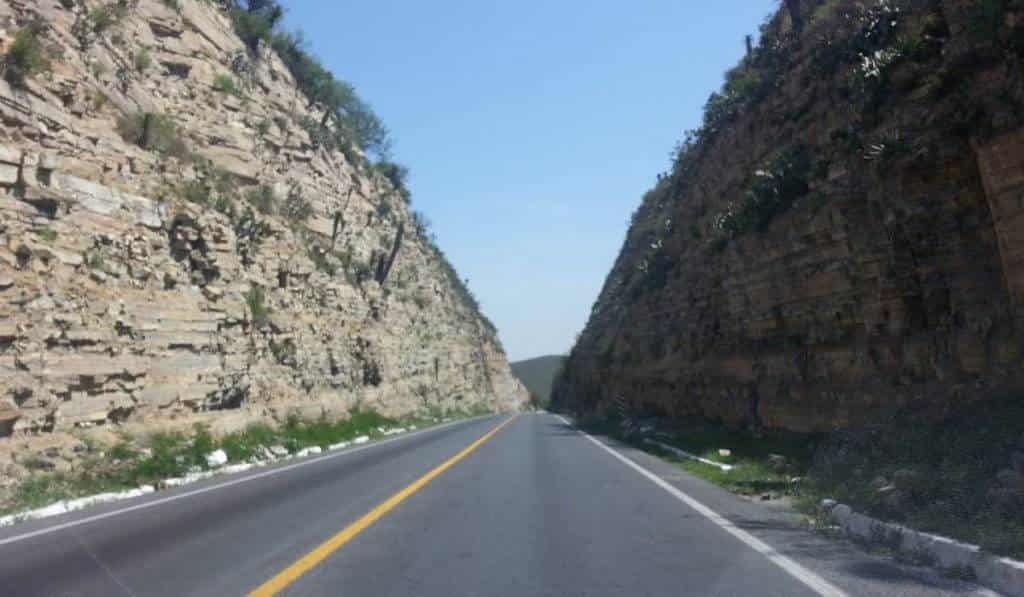 Buscan a desaparecidos en Carretera a Laredo Buscan a desaparecidos en Carretera a Laredo