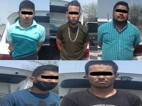 Arrestan a cinco con droga y arma de fuego Arrestan a cinco con droga y arma de fuego
