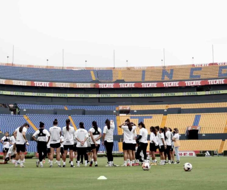 Entrenan felinas en el UNI; repetirían cuadro Entrenan felinas en el UNI; repetirían cuadro