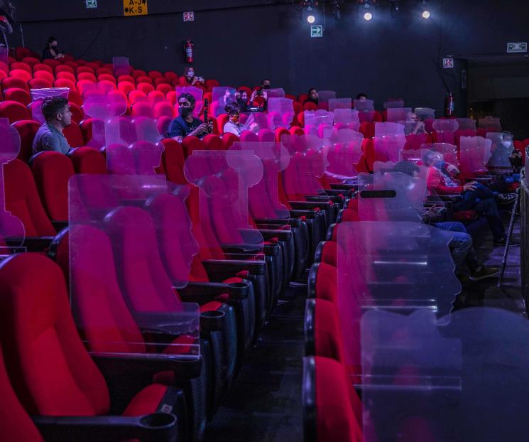 Festejan a medias el aumento de aforo para teatros