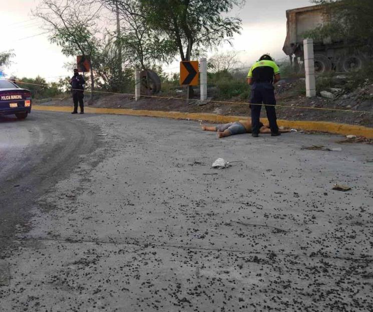Encuentran a mujer sin vida en Libramiento Noroeste