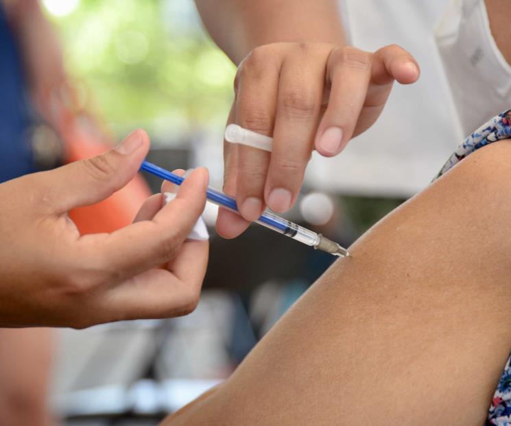 Curva de contagios se estabiliza en población asegurada