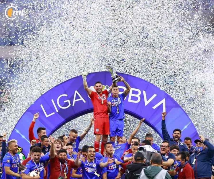 Rompe Cruz Azul la sequía y es campeón tras 23 años Rompe Cruz Azul la sequía y es campeón tras 23 años