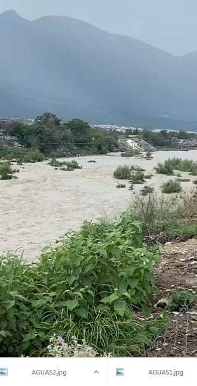 Una llamada oportuna salvó la vida de una mujer que fue arrastrada por la corriente