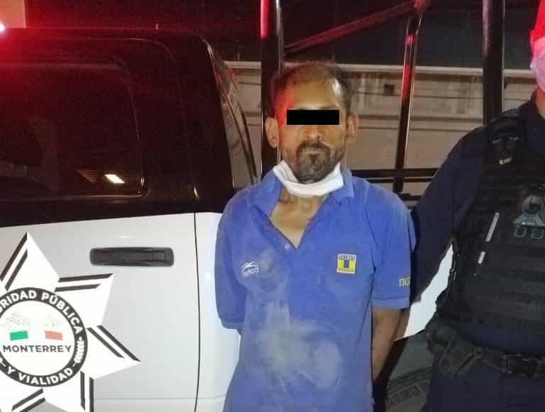 Arrestado luego de quebrar con una piedra el cristal de un vehículo