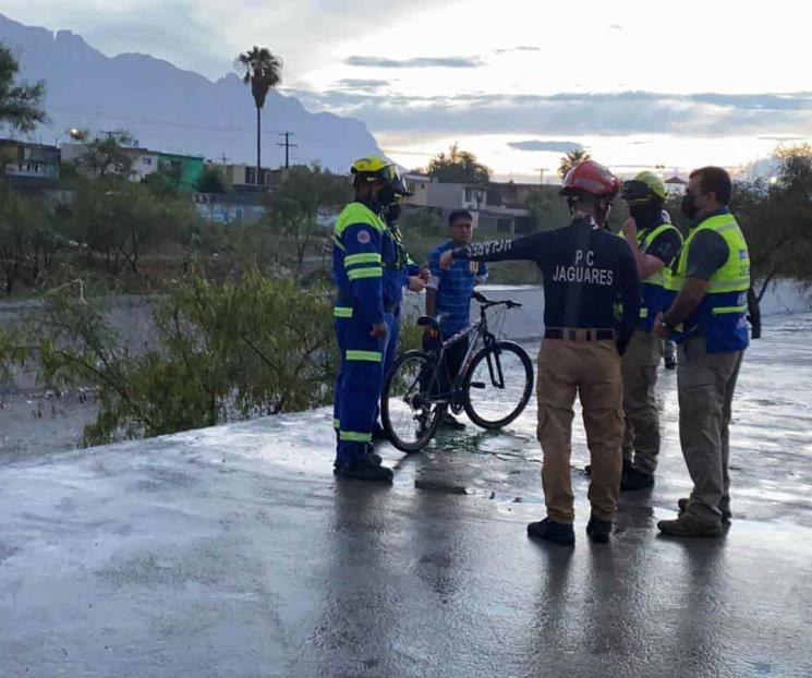 Rescatan a sordomudo en arroyo Rescatan a sordomudo en arroyo