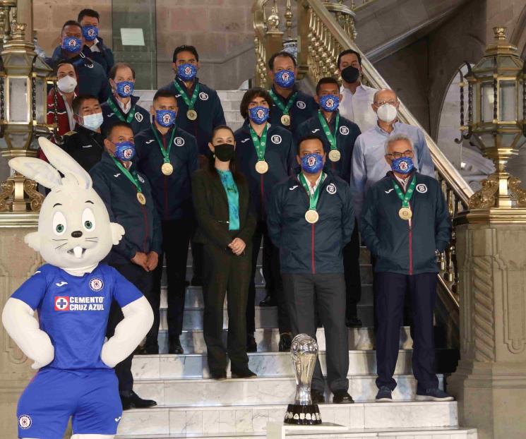 Sheinbaum recibe al campeón Cruz Azul Sheinbaum recibe al campeón Cruz Azul