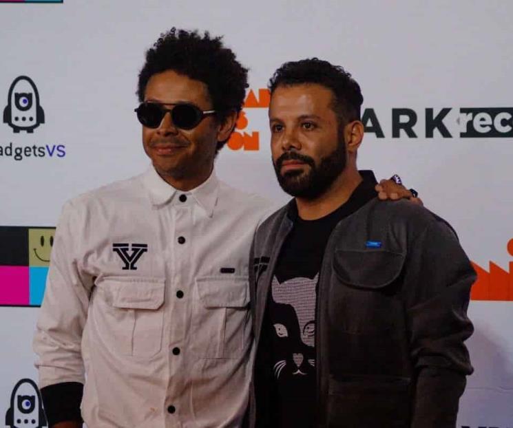 Kalimba comparte su creatividad y moda con Yamasaki Kalimba comparte su creatividad y moda con Yamasaki