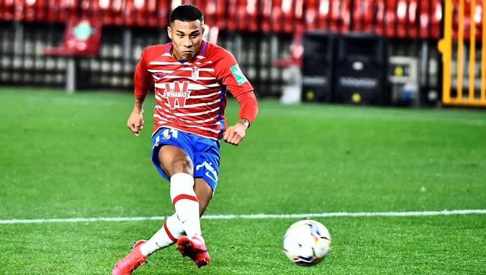 Niegan negociación de Rayados con Machís Niegan negociación de Rayados con Machís