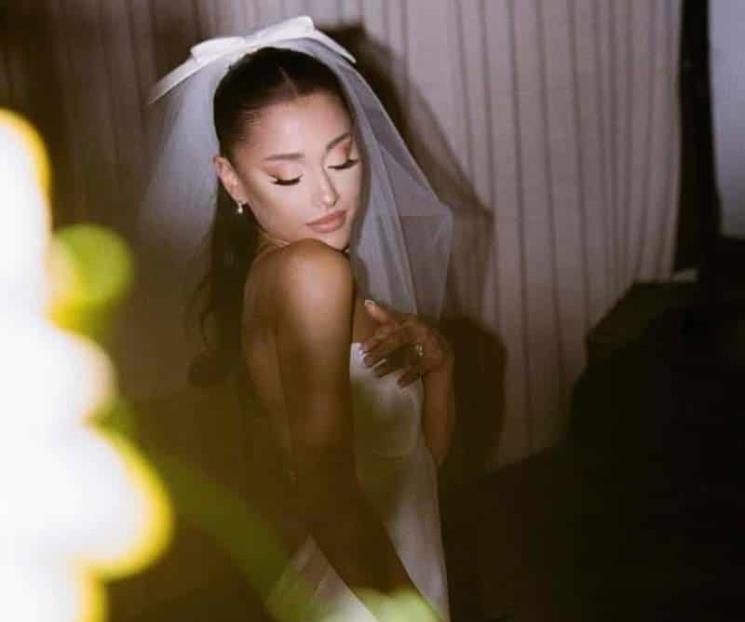 Recibió Ariana Grande peculiar regalo de boda Recibió Ariana Grande peculiar regalo de boda