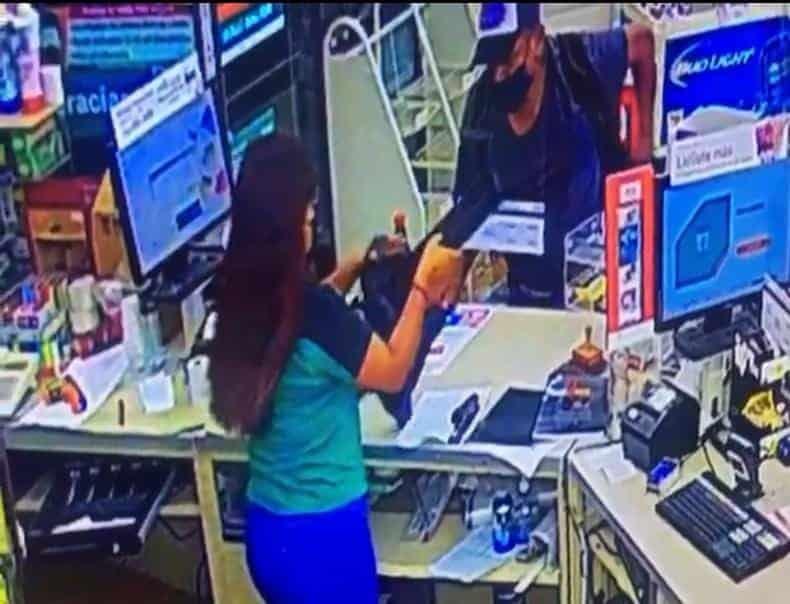 Arrestan a asaltante de tiendas de conveniencia Arrestan a asaltante de tiendas de conveniencia