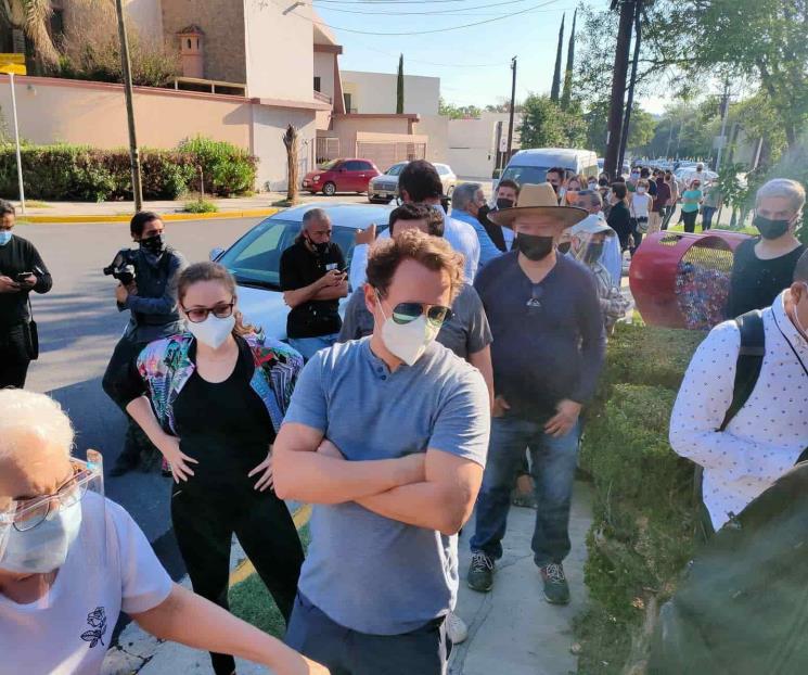 Con falta de funcionarios y retrasos, arranca jornada en NL Con falta de funcionarios y retrasos, arranca jornada en NL