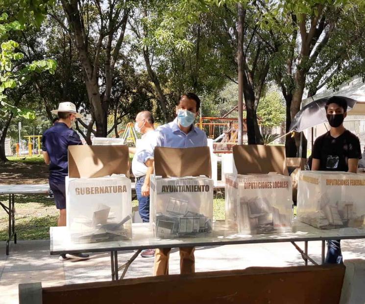 Vota Daniel Carrillo; destaca participación de nicolaítas Vota Daniel Carrillo; destaca participación de nicolaítas