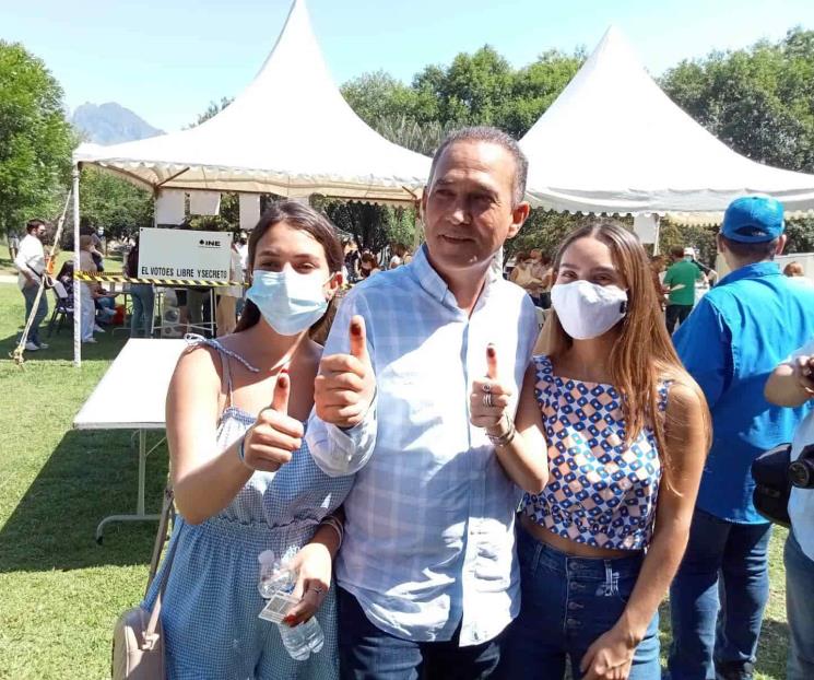 Emite Larrazabal su voto; espera cierre apretado Emite Larrazabal su voto; espera cierre apretado