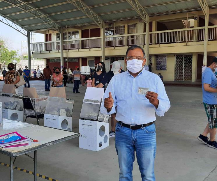 Vota Mijes convencido de lograr el triunfo Vota Mijes convencido de lograr el triunfo