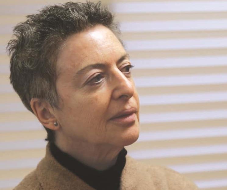 Desde la memoria ficción, escribe acerca de a muerte Desde la memoria ficción, escribe acerca de a muerte