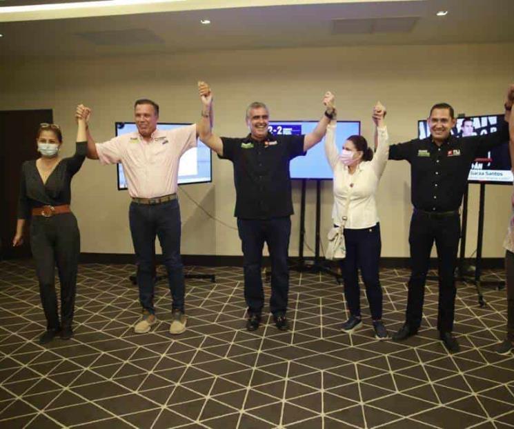 Se proclama César Garza ganador en Apodaca