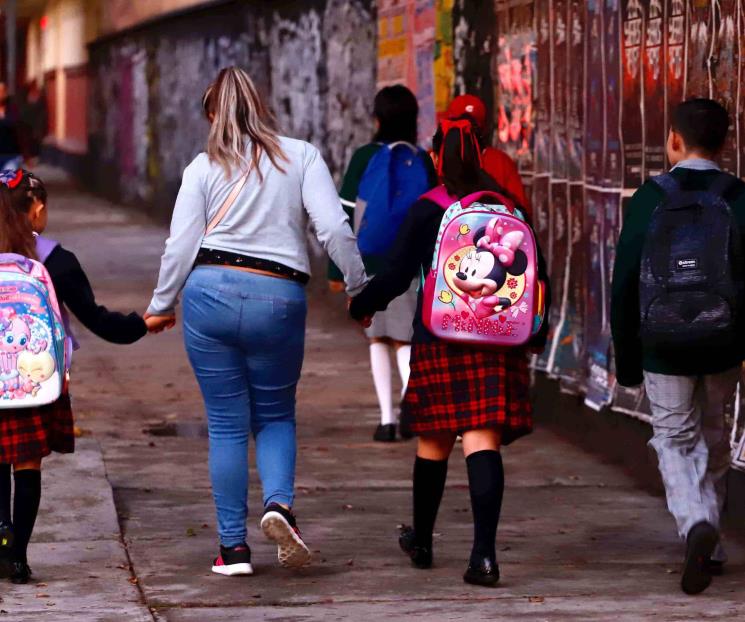 Niños regresan a clases presenciales Niños regresan a clases presenciales