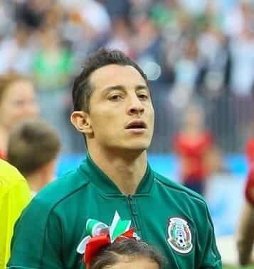 Y Rayados caza a otro tricolor