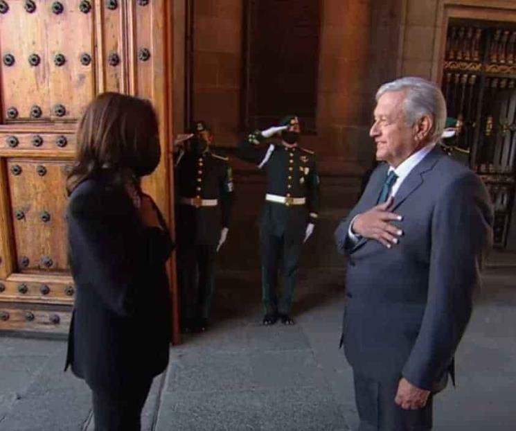 ¡Mucho gusto!: AMLO recibe en Palacio a Kamala Harris