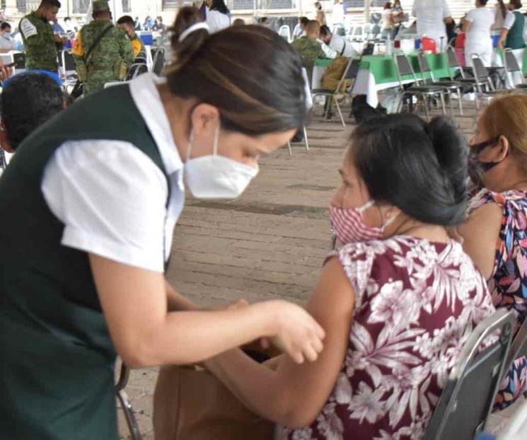 Llaman a personas de 40-49 y embarazadas a vacunarse