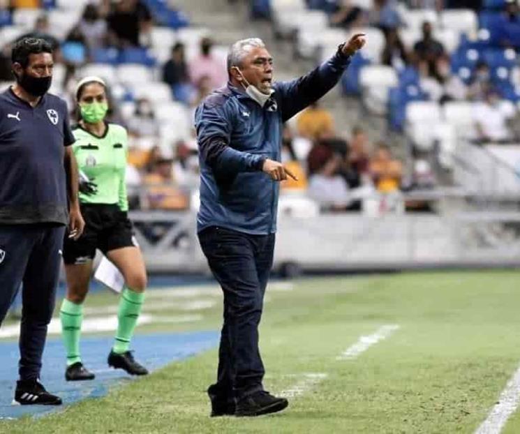 Agradece Becerra años de estancia en Rayadas