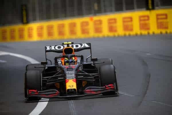 Victoria en Baku ayuda en confianza a Checo Pérez Victoria en Baku ayuda en confianza a Checo Pérez